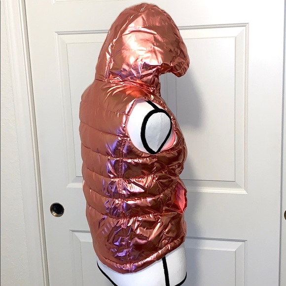 Girls zip up puffer vest size 10-12 - Picture 3 of 6